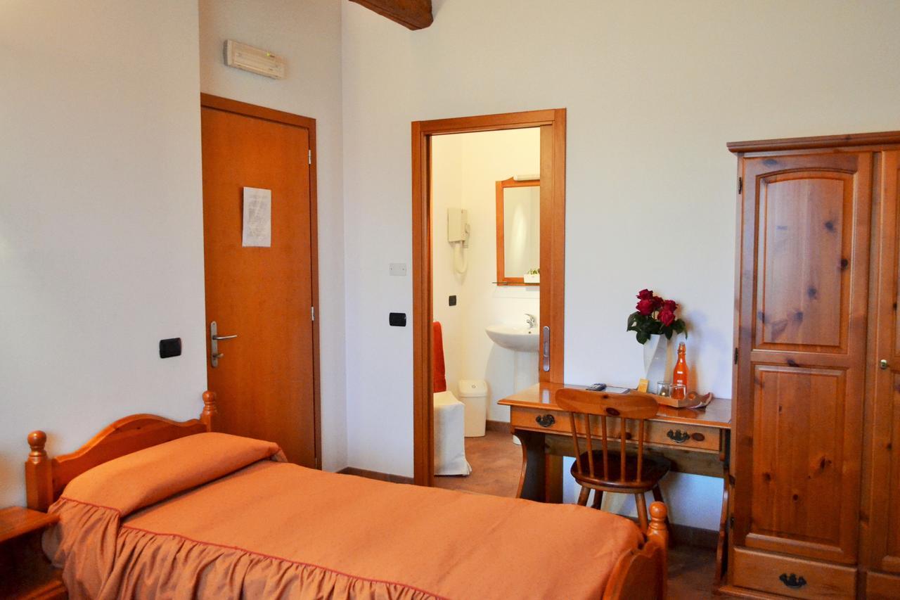 Agriturismo Le Oche Selvatiche Lauzacco エクステリア 写真