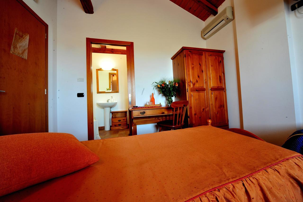Agriturismo Le Oche Selvatiche Lauzacco エクステリア 写真