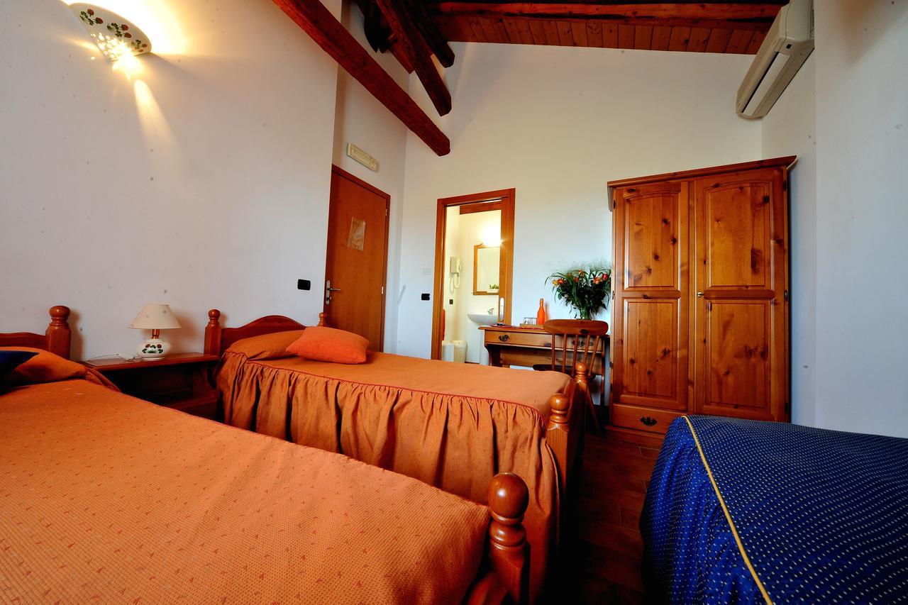 Agriturismo Le Oche Selvatiche Lauzacco エクステリア 写真