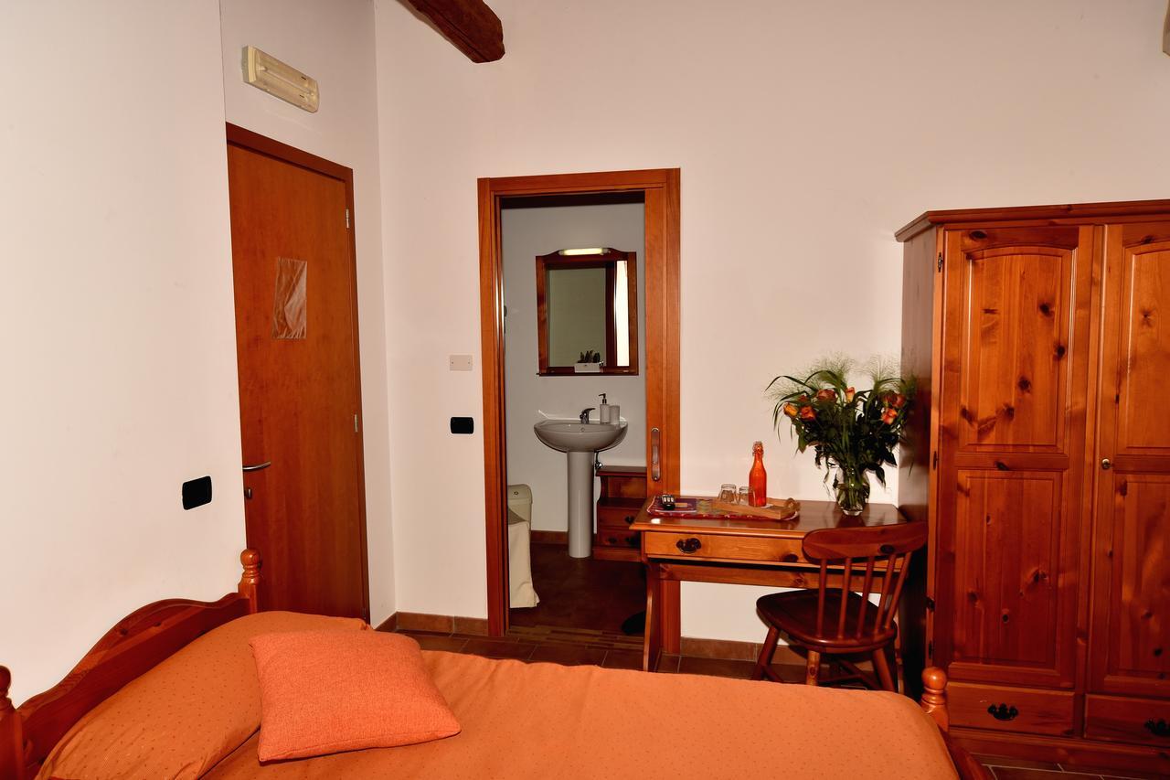 Agriturismo Le Oche Selvatiche Lauzacco エクステリア 写真