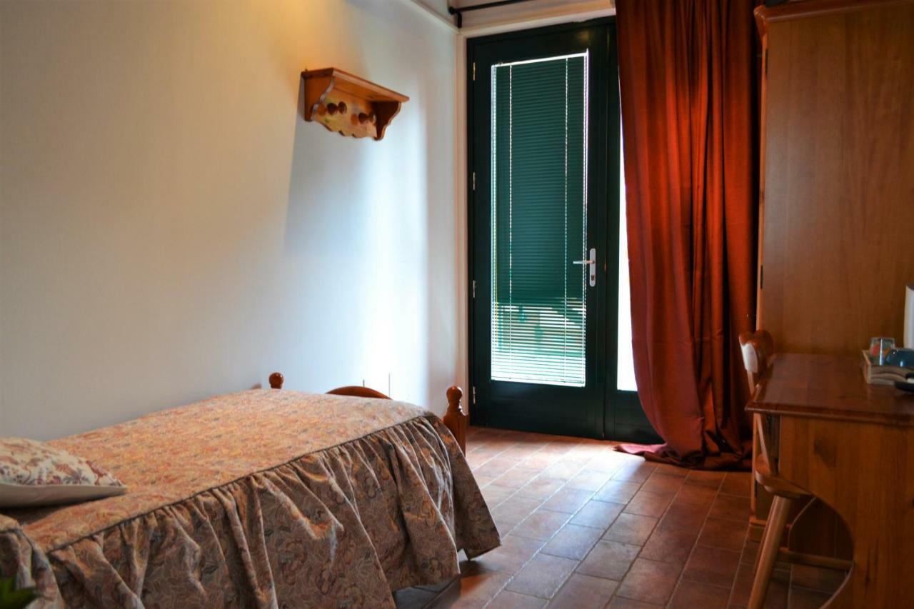 Agriturismo Le Oche Selvatiche Lauzacco エクステリア 写真
