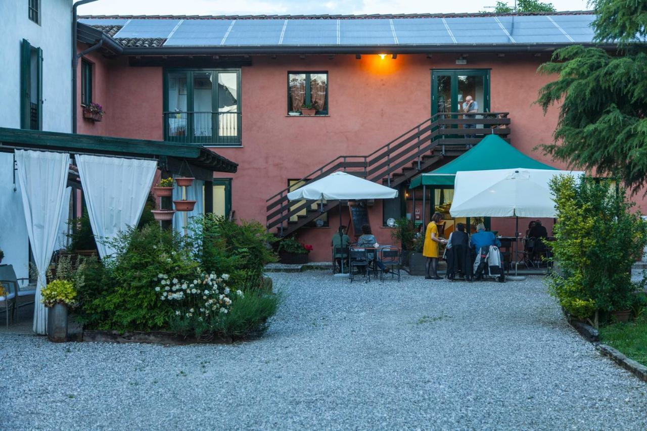 Agriturismo Le Oche Selvatiche Lauzacco エクステリア 写真